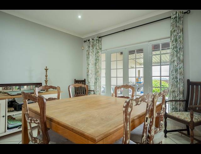 4 BEDROOM TOWNHOUSE FOR SALE IN GILLITTS